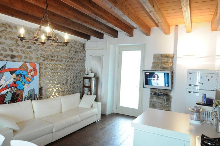 1072P Curno bilocale ristrutturato in contesto d'epoca 60mq Curno