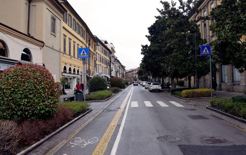 A778P Bergamo negozio centrale centro storico Bergamo