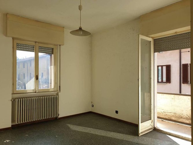 AFFACCIATO SULLA VIA PRINCIPALE DEL CENTRO Imbersago