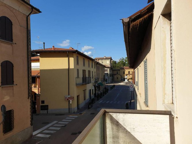 AFFACCIATO SULLA VIA PRINCIPALE DEL CENTRO Imbersago