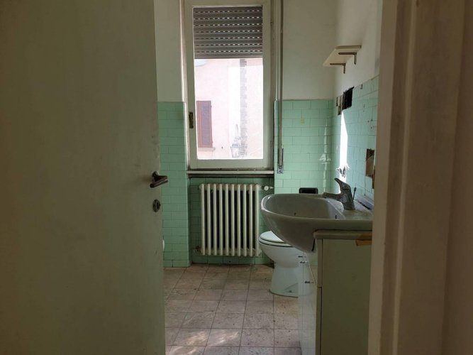 AFFACCIATO SULLA VIA PRINCIPALE DEL CENTRO Imbersago