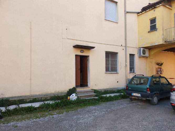 AFFACCIATO SULLA VIA PRINCIPALE DEL CENTRO Imbersago