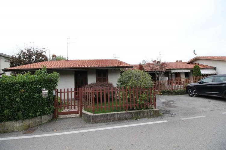 Villa a Schiera Madone