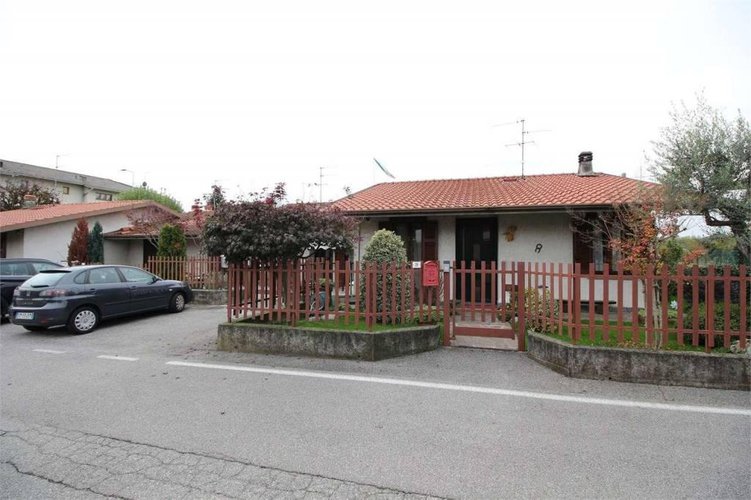 Villa a Schiera Madone