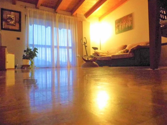 centro paese, zona pregevole, ultimo piano. Per investitori