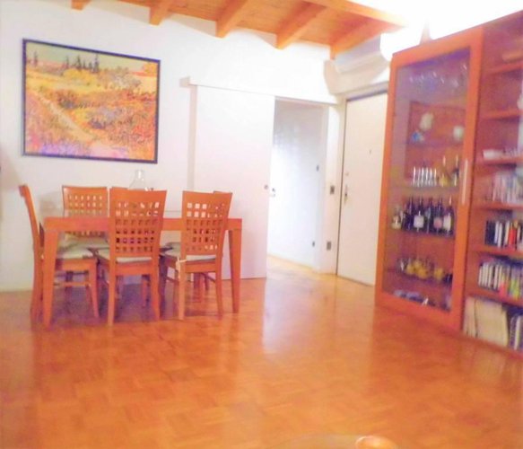 centro paese, zona pregevole, ultimo piano. Per investitori Calcinate