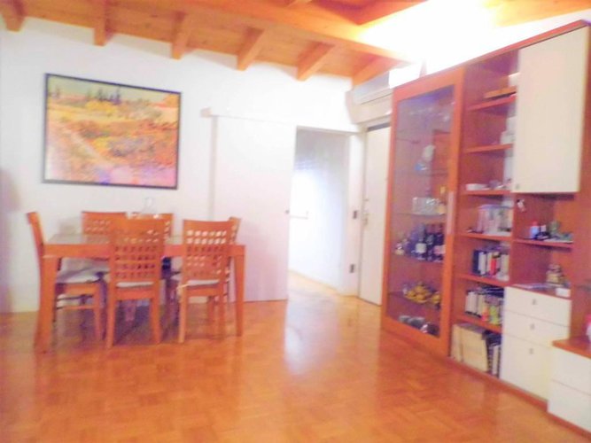 centro paese, zona pregevole, ultimo piano. Per investitori Calcinate