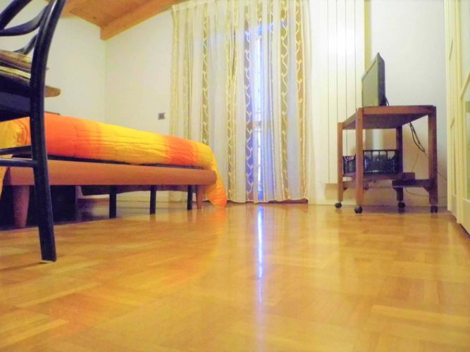 centro paese, zona pregevole, ultimo piano. Per investitori Calcinate