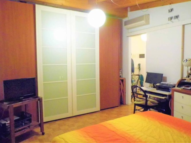 centro paese, zona pregevole, ultimo piano. Per investitori Calcinate