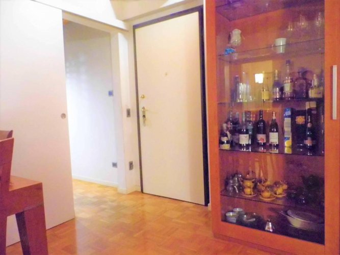 centro paese, zona pregevole, ultimo piano. Per investitori Calcinate