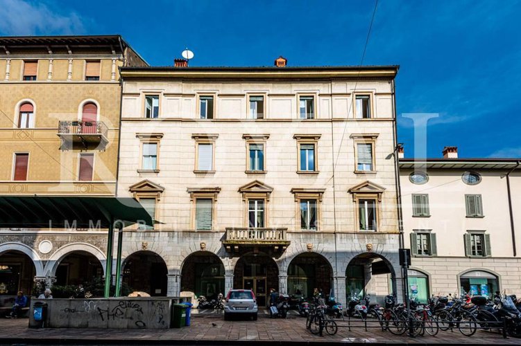 Adiacenze Via XX Settembre - Quadrilocale ristrutturato Bergamo