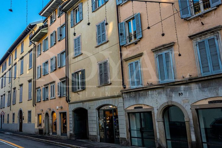 Via Broseta Alta - grande bilocale in contesto d'epoca Bergamo