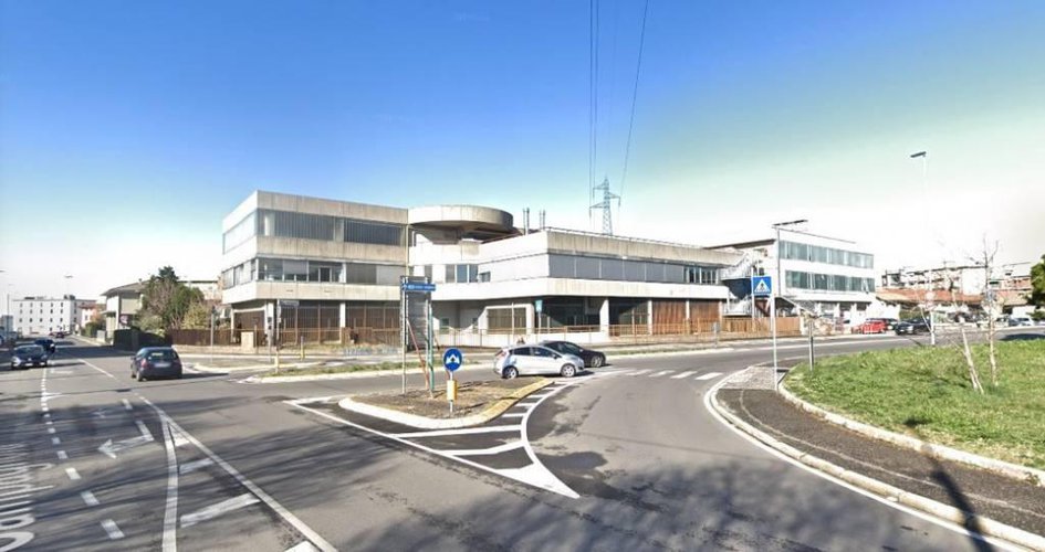 Centro commerciale espositivo e uffici Bergamo