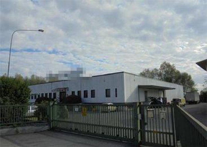 Vendesi capannone industriale