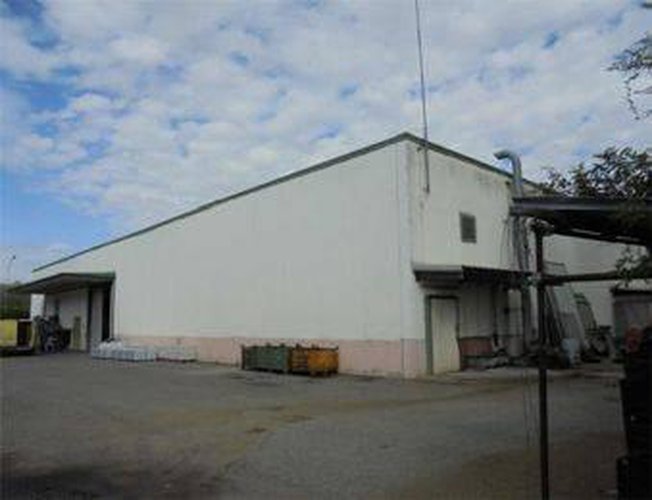 Vendesi capannone industriale Pognano