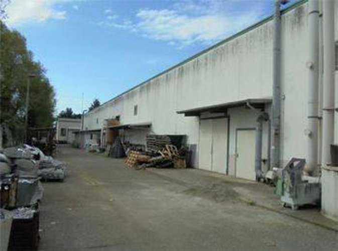 Vendesi capannone industriale Pognano
