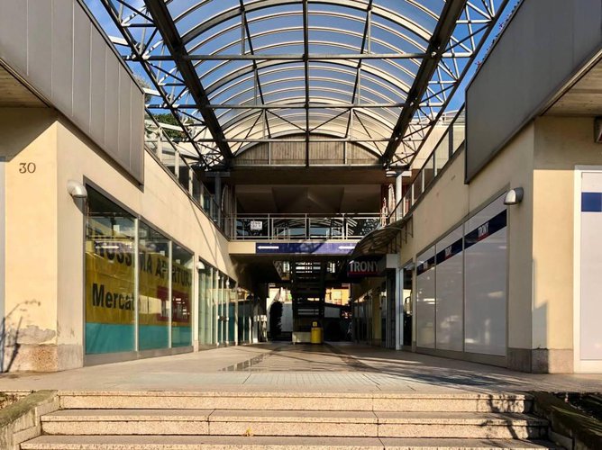 NEMBRO CENTRALISSIMO LOFT CON SOLARIUM DI 150 MQ Nembro