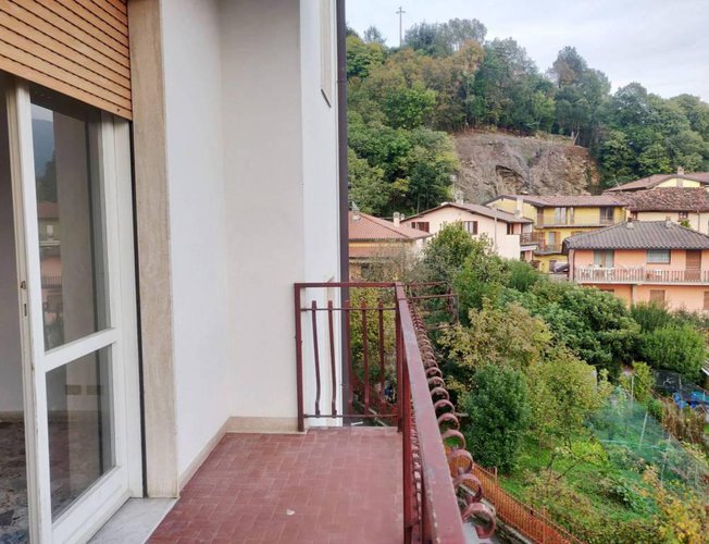 Quadrilocale con box, cantina e posto auto. Affare! Nembro