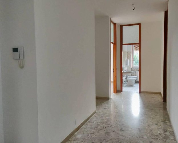 Quadrilocale con box, cantina e posto auto. Affare! Nembro