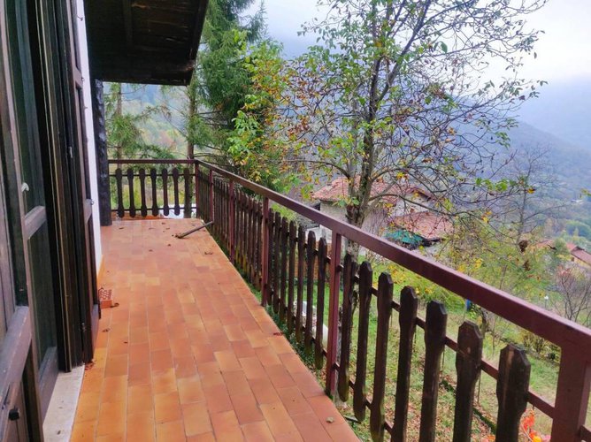 Villa unifamiliare immersa nel vedere con terreno Albino