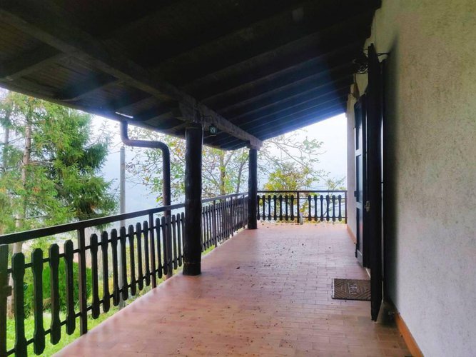 Villa unifamiliare immersa nel vedere con terreno Albino