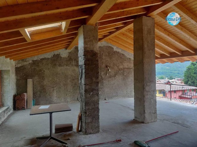 Porzione di casa da ristrutturare Albino