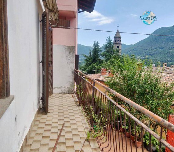 Porzione di casa da ristrutturare Albino