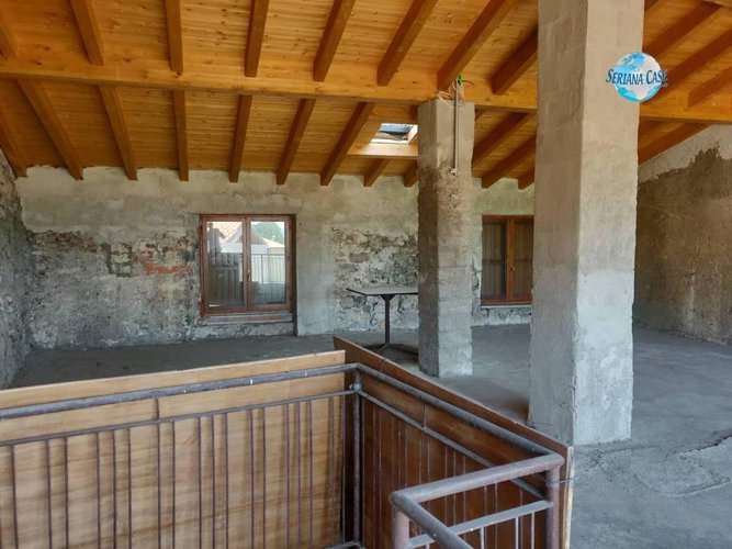 Porzione di casa da ristrutturare Albino