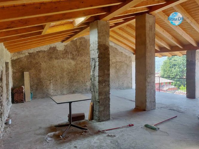 Porzione di casa da ristrutturare Albino