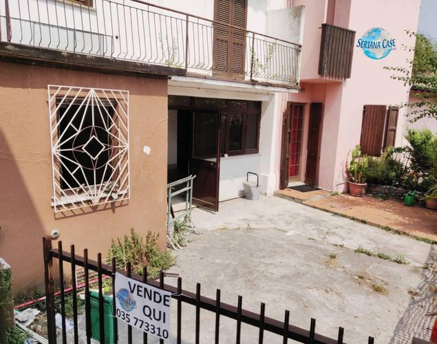 Porzione di casa da ristrutturare Albino