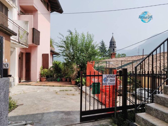 Porzione di casa da ristrutturare Albino