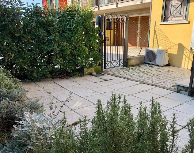 Grazioso trilocale con giardinetto di proprietà, arredato! Villa di Serio