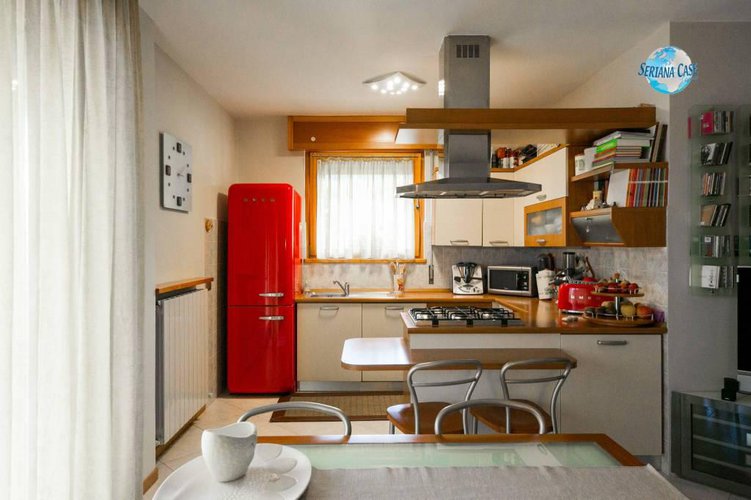 Grazioso quadrilocale con box doppio, arredato! Nembro