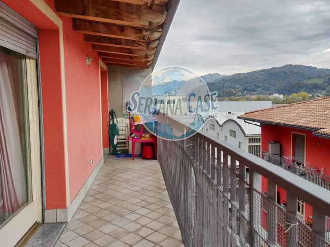 Grazioso trilocale con box doppio e posto auto Albino