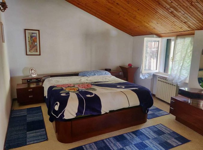 Villetta a schiera di testa con giardinetto Albino