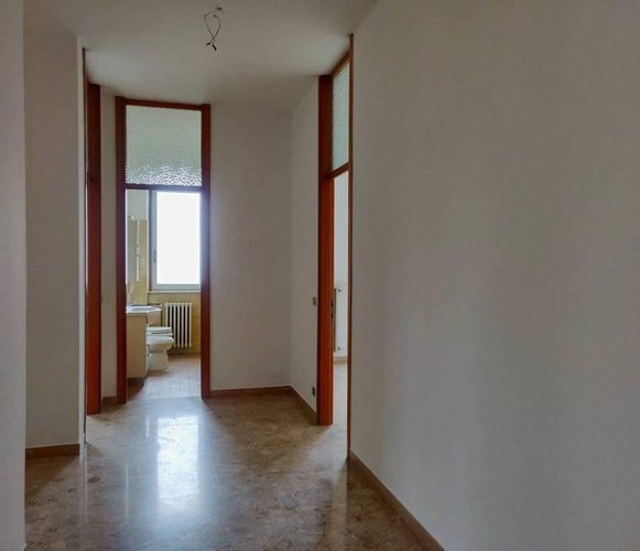 Grande quadrilocale con box e cantina Nembro