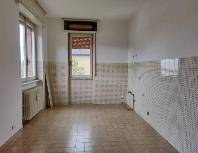 Grande quadrilocale con box e cantina Nembro