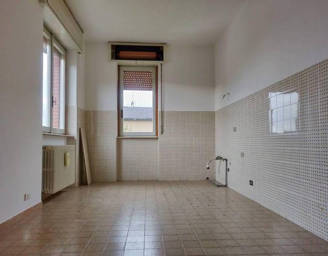 Grande quadrilocale con box e cantina Nembro