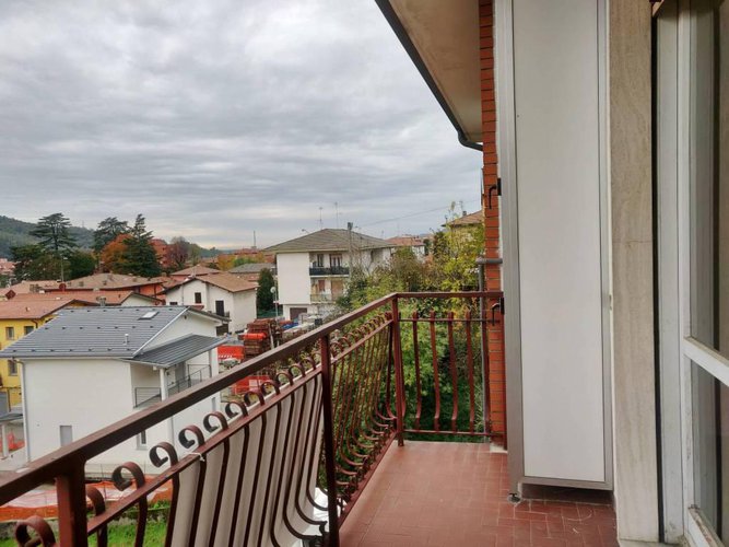 Grande quadrilocale con box e cantina Nembro