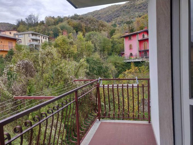 Grande quadrilocale con box e cantina Nembro