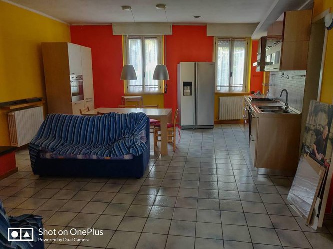 Trilocale adattabile a quadri di 125, box compreso Albino