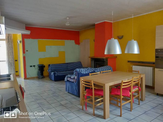 Trilocale adattabile a quadri di 125, box compreso Albino