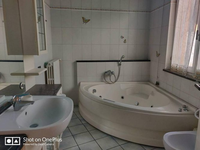 Trilocale adattabile a quadri di 125, box compreso Albino