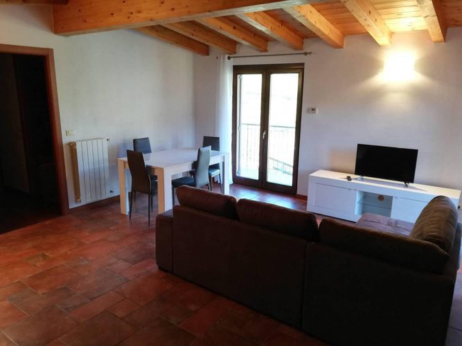 Trilocale ultimo piano con box... arredato! Albino