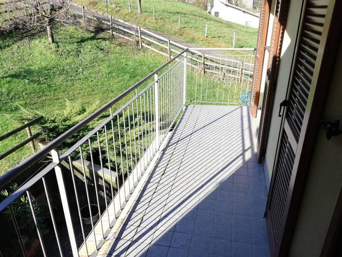 Trilocale ultimo piano con box... arredato! Albino