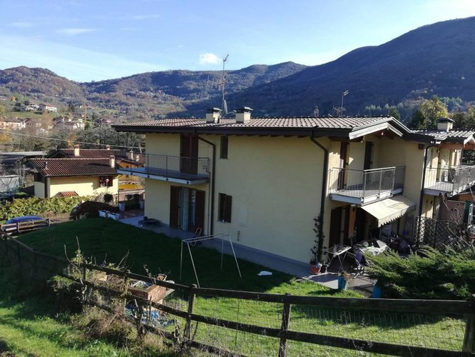 Trilocale ultimo piano con box... arredato! Albino