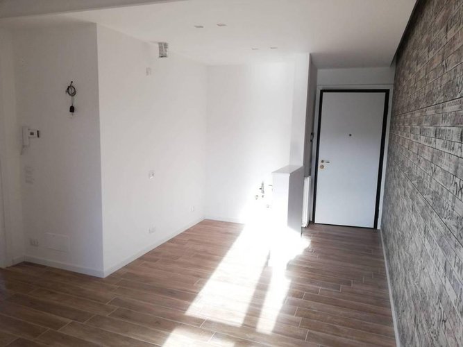 Nuova ristrutturazione! Trilocale con posto auto coperto. Nembro