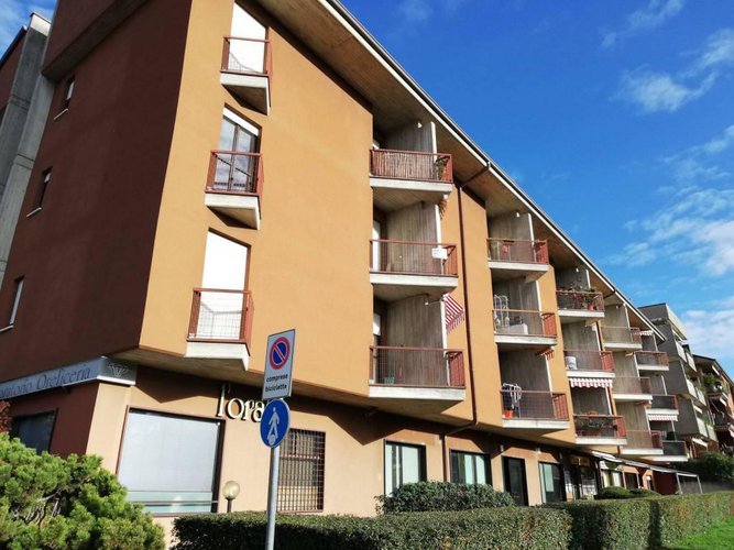 Nuova ristrutturazione! Trilocale con posto auto coperto. Nembro