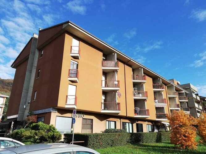 Nuova ristrutturazione! Trilocale con posto auto coperto. Nembro