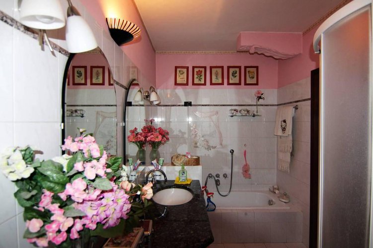 vicinanze Piazza Sant'Anna in casetta con giardino e box Bergamo